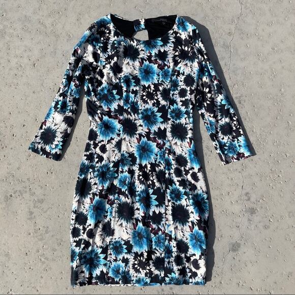 Guess Dresses & Skirts - Guess Blue‎ Daisy Bow Back Mini Dress